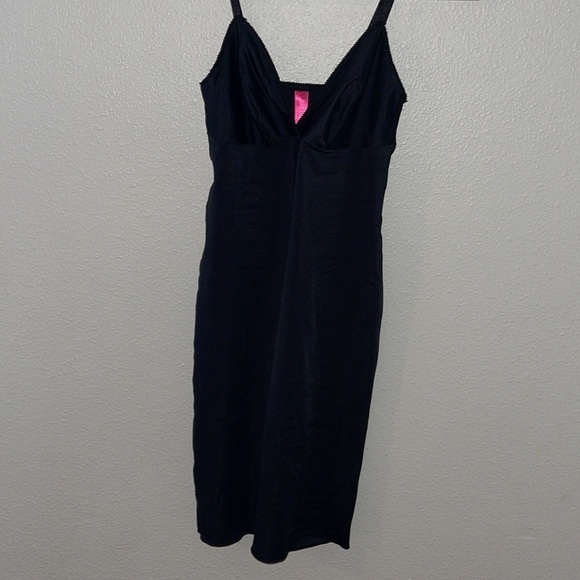 Sassybax Black Slimming Slip v neck size small - Picture 4 of 7